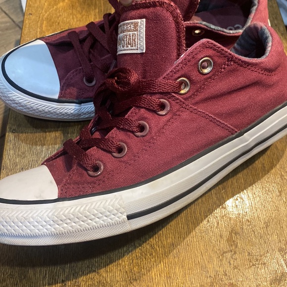 Converse All Stars Chucks Slip in Burgundy Sneakers - Picture 9 of 11